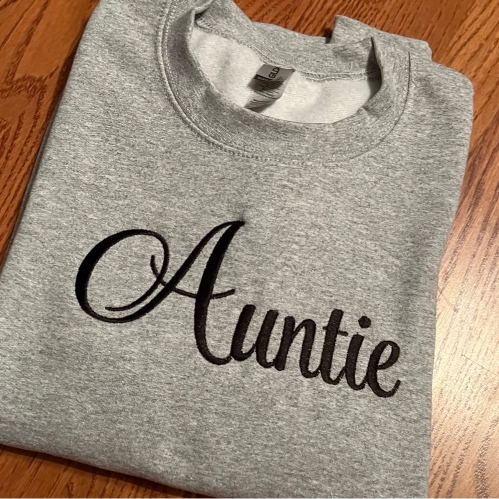 🆕 AUNTIE SWEATSHIRT Embroidery